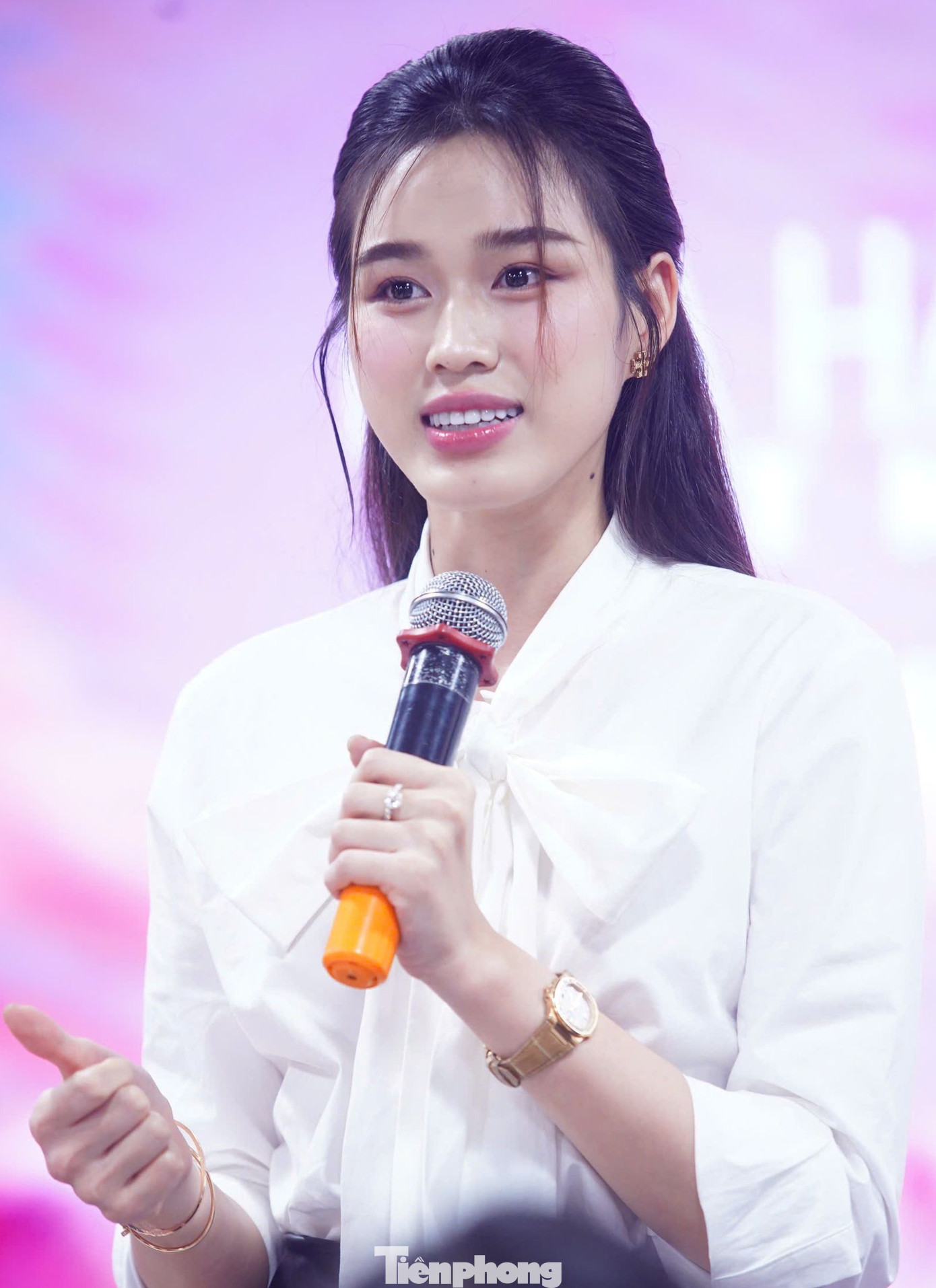 Hoa hậu Đỗ Thị Hà cũng tham dự và đưa ra lời khuyên cho các thí sinh Hoa hậu Việt Nam 2024 trong buổi học hùng biện, tranh biện chiều 9/4.