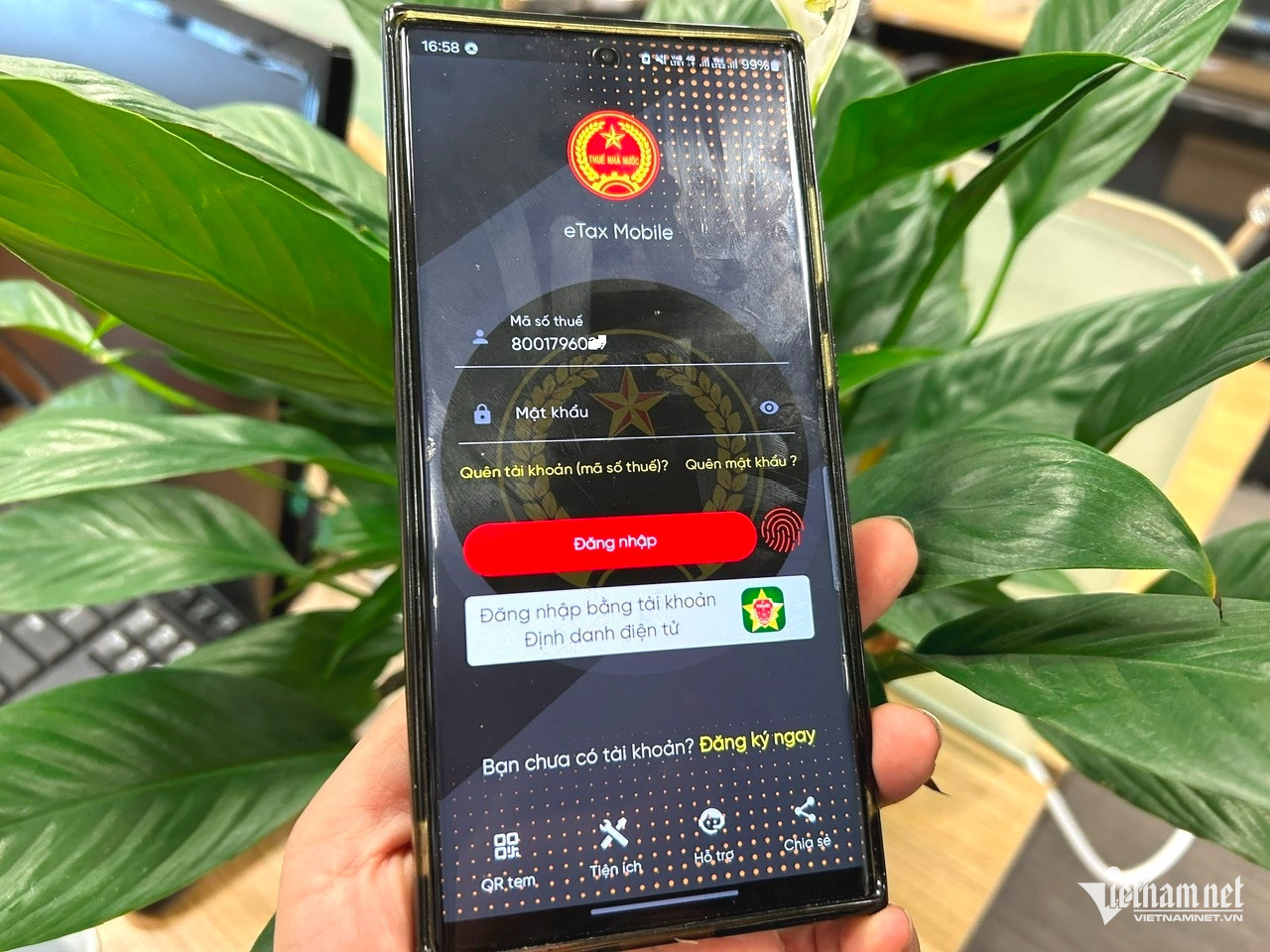 Hồ sơ hoàn thuế thu nhập cá nhân đáp ứng đủ 3 điều kiện theo quy định sẽ được hoàn thuế tự động. Ảnh: Nguyễn Lê.