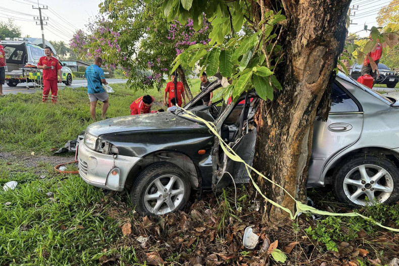 Trong hai ngày đầu tiên của kỳ nghỉ lễ Songkran đã xảy ra tổng cộng 460 vụ tai nạn giao thông, khiến 59 người tử vong và 458 người bị thương. Ảnh: Nujaree Rakrun/Bangkok Post. Trong hai ngày đầu tiên của kỳ nghỉ lễ Songkran đã xảy ra tổng cộng 460 vụ tai nạn giao thông, khiến 59 người tử vong và 458 người bị thương. Ảnh: Nujaree Rakrun/Bangkok Post.