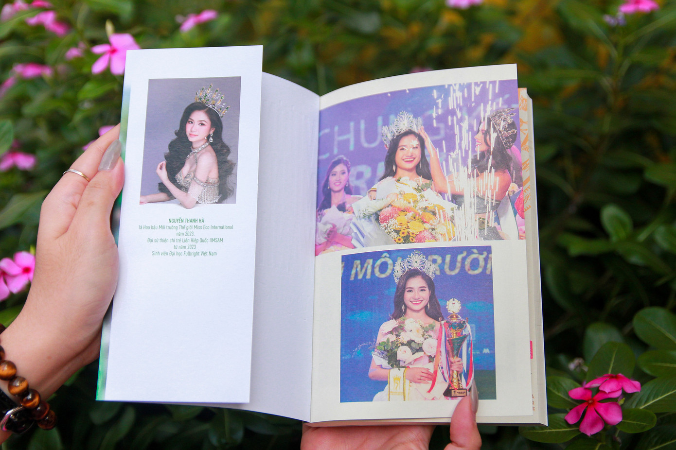 Sách không tập trung vào hào quang giải trí mà chia sẻ về những nỗ lực của Thanh Hà trong việc bảo vệ môi trường và truyền cảm hứng cho giới trẻ. Sách không tập trung vào hào quang giải trí mà chia sẻ về những nỗ lực của Thanh Hà trong việc bảo vệ môi trường và truyền cảm hứng cho giới trẻ.