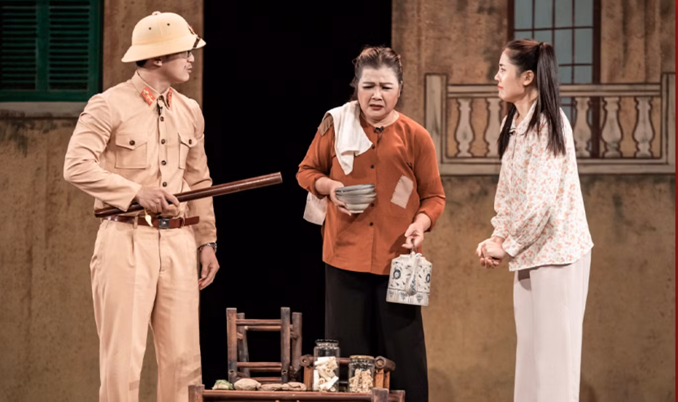 Sân khấu Lệ Ngọc có nhiều vở diễn “cháy” vé liên tục. Sân khấu Lệ Ngọc có nhiều vở diễn “cháy” vé liên tục.