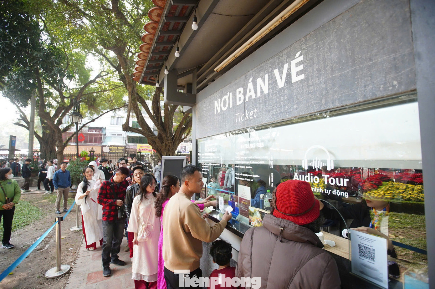 Văn Miếu - Quốc Tử Giám đón hàng chục nghìn lượt khách trong kỳ nghỉ Tết Nguyên đán 2025. Ảnh: Duy Phạm.