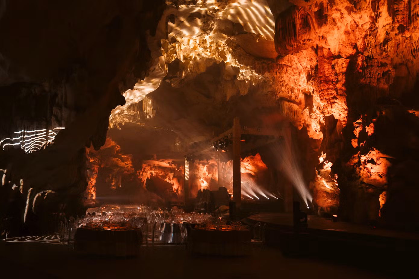 Sản phẩm du lịch hang động cần gắn chặt với yếu tố văn hóa, đặc biệt là văn hóa bản địa.