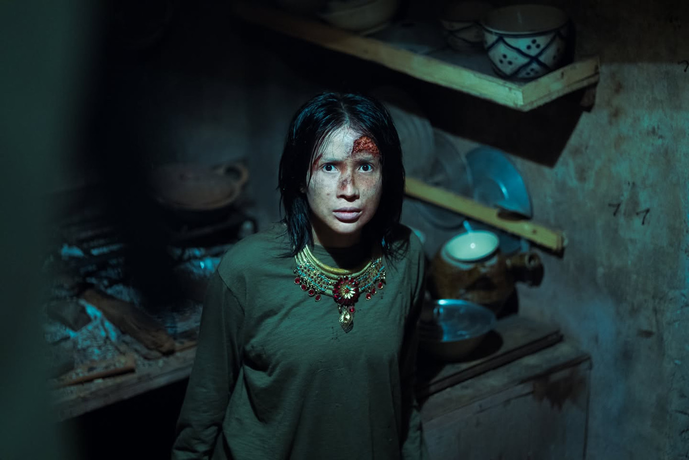 Quỷ nhập tràng vừa ra mắt đã chiếm vị trí số 1 doanh thu phòng vé.