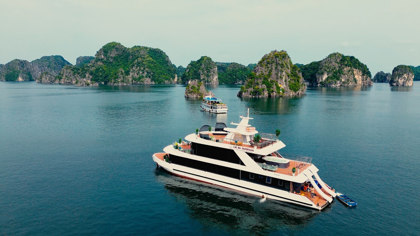 Du lịch du thuyền là một trong những sản phẩm mới, hút khách của du lịch Hải Phòng. Du lịch du thuyền là một trong những sản phẩm mới, hút khách của du lịch Hải Phòng.