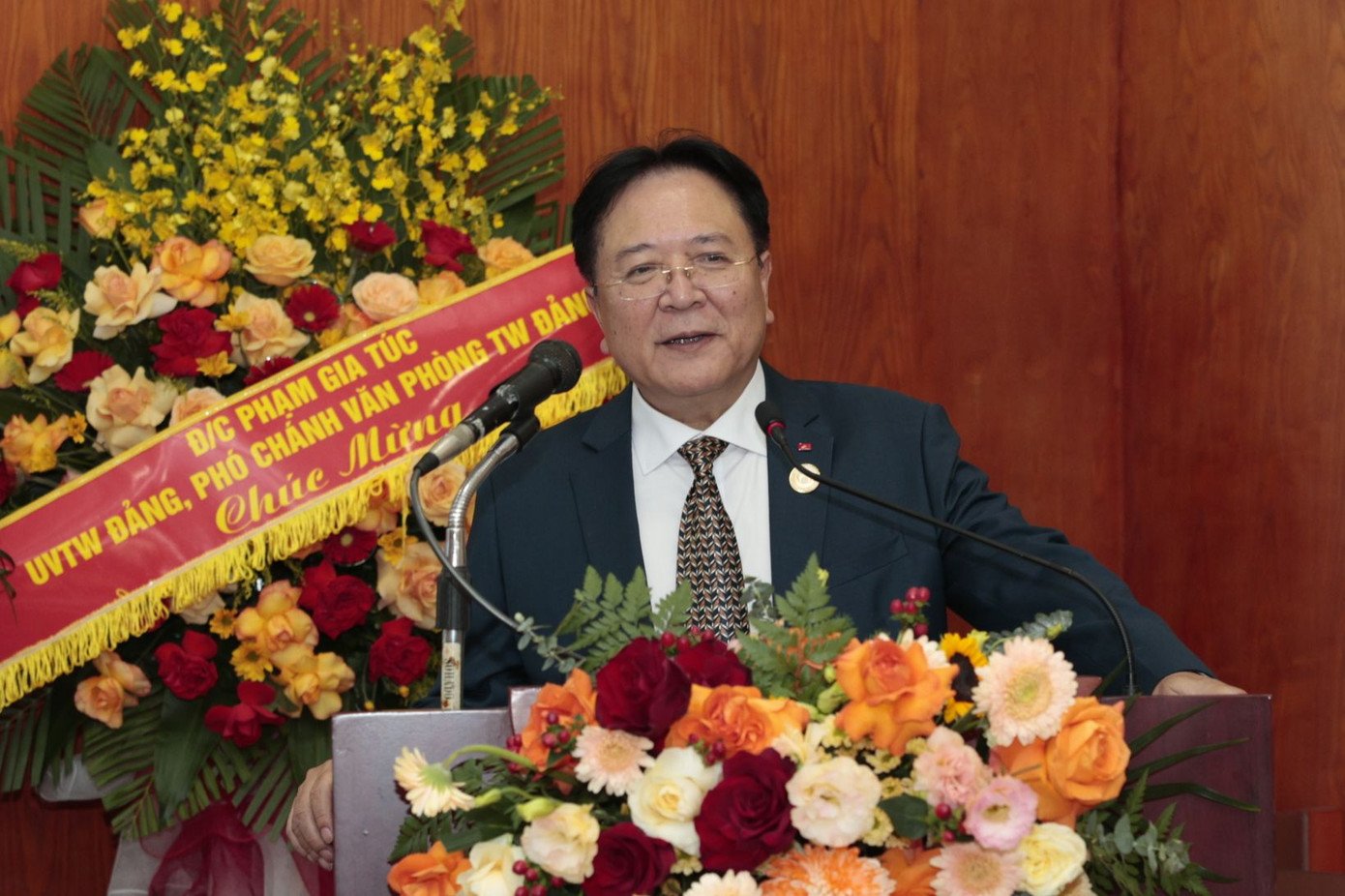 NSND Vương Duy Biên phát biểu trong Đại hội Hiệp hội phát triển công nghiệp văn hóa Việt Nam lần thứ I nhiệm kỳ 2025-2030. NSND Vương Duy Biên phát biểu trong Đại hội Hiệp hội phát triển công nghiệp văn hóa Việt Nam lần thứ I nhiệm kỳ 2025-2030.