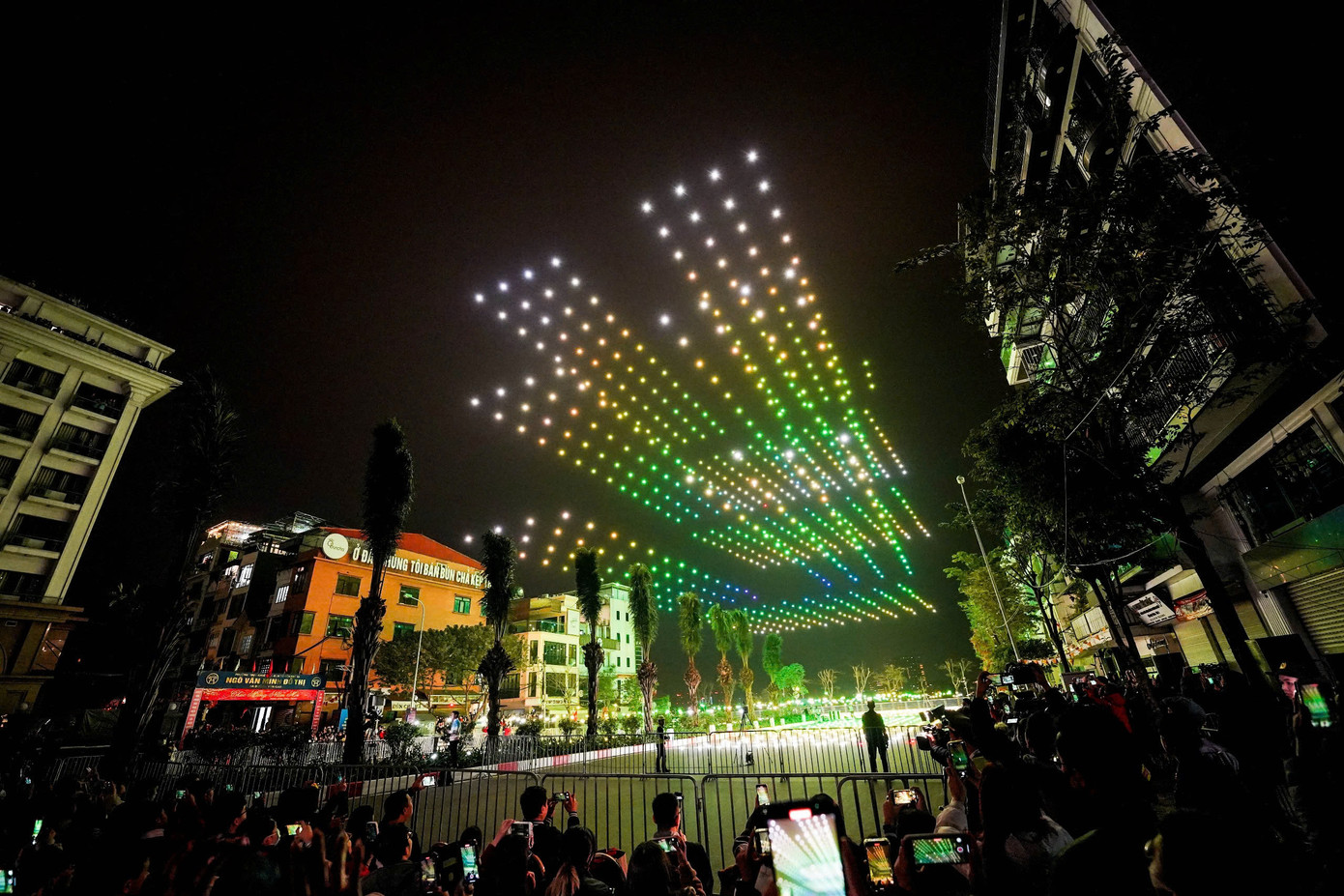 Lễ hội ánh sáng quốc tế Hà Nội Rực rỡ Thăng Long diễn ra vào đêm Giao thừa (ngày 28/1 Dương lịch).