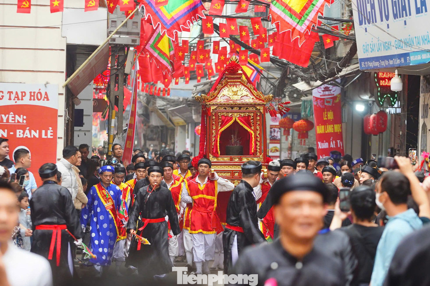 Lễ hội 5 làng Mọc được tổ chức nhằm rước các Thánh du xuân và thưởng lãm cảnh quan 5 làng, cầu cho quốc thái dân an… Theo các cụ cao niên địa phương, khi xưa lễ hội 5 làng Mọc tổ chức kéo dài cả tháng, nay chỉ gói gọn trong 6 ngày và do phường Nhân Chính (quận Thanh Xuân) chịu trách nhiệm tổ chức chính.