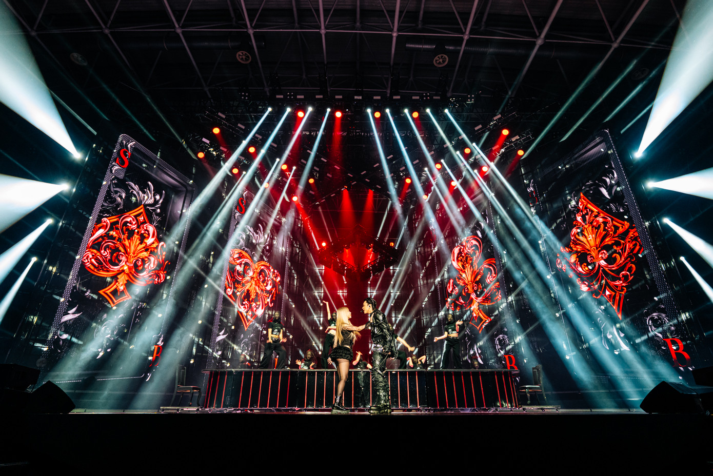 Soobin Live Concert: All-Rounder là mốc son rực rỡ trong hành trình hoạt động nghệ thuật của Soobin. Solo concert của nam ca sĩ thành công với ê-kíp hỗ trợ phía sau là giám đốc âm nhạc SlimV, đạo diễn sân khấu Đinh Hà Uyên Thư, đạo diễn ánh sáng Long Kenji, đạo diễn hình ảnh Trần Quốc Vương, giám đốc nghệ thuật Vĩ Khang...