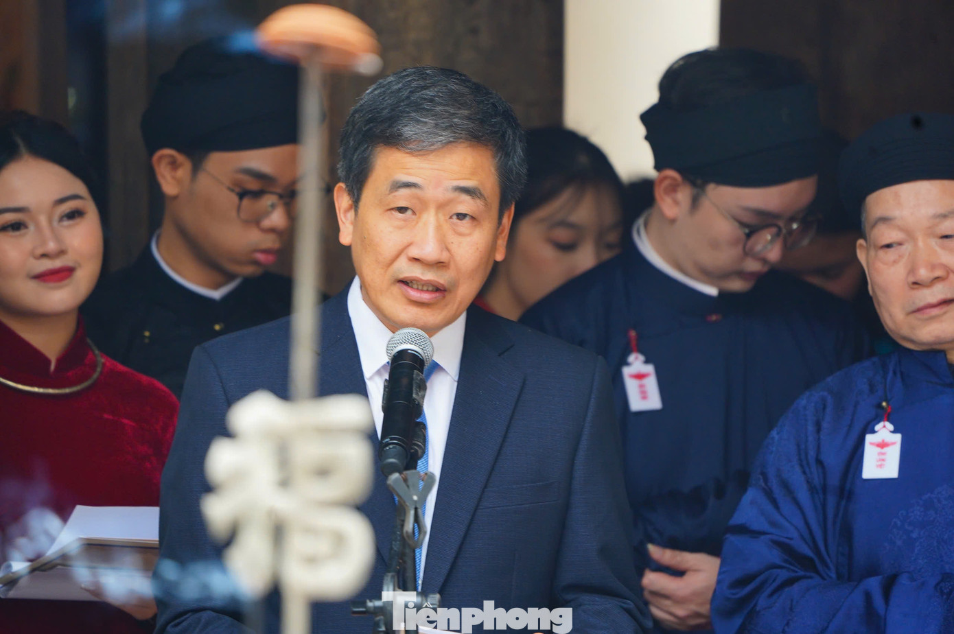 Phát biểu khai mạc chương trình, ông Nguyễn Quốc Hoàn - Phó Chủ tịch UBND quận Hoàn Kiếm - khẳng định những nghi thức được tái hiện trong chương trình là minh chứng cho tinh thần gìn giữ di sản văn hóa quý báu của dân tộc. "Chương trình Tết Việt - Tết phố không chỉ là cơ hội để chúng ta tìm lại những ký ức đẹp của ngày Tết xưa, mà còn là hoạt động văn hóa để giới thiệu tới bạn bè quốc tế về một Việt Nam giàu bản sắc, thân thiện và hiếu khách",