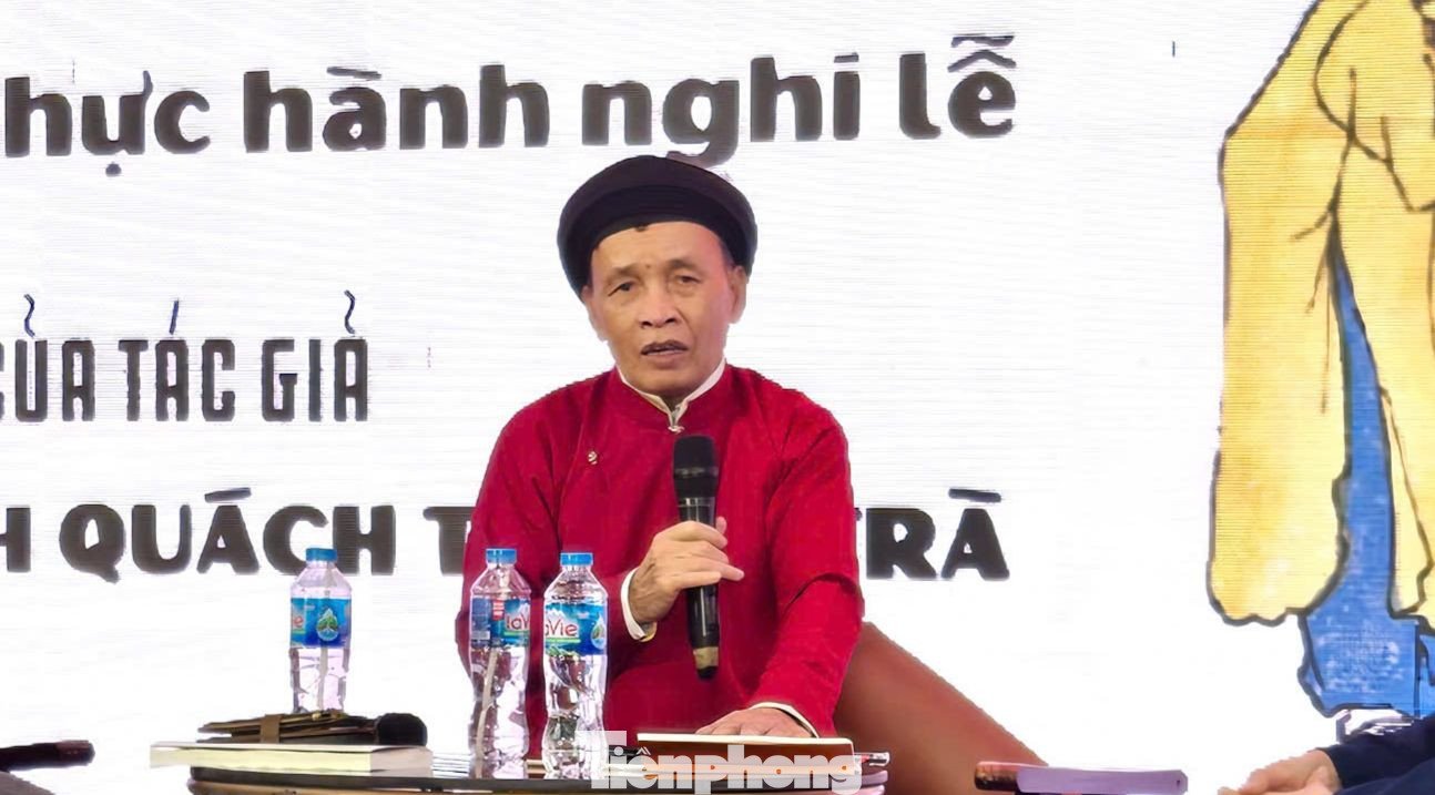 PGS.TS Bùi Xuân Đính - nguyên là Trưởng phòng Nghiên cứu các dân tộc nhóm ngôn ngữ Việt - Mường, Viện Dân tộc học - cho biết nhiều người Việt chưa nắm rõ một số nghi lễ thờ cúng. PGS.TS Bùi Xuân Đính - nguyên là Trưởng phòng Nghiên cứu các dân tộc nhóm ngôn ngữ Việt - Mường, Viện Dân tộc học - cho biết nhiều người Việt chưa nắm rõ một số nghi lễ thờ cúng.