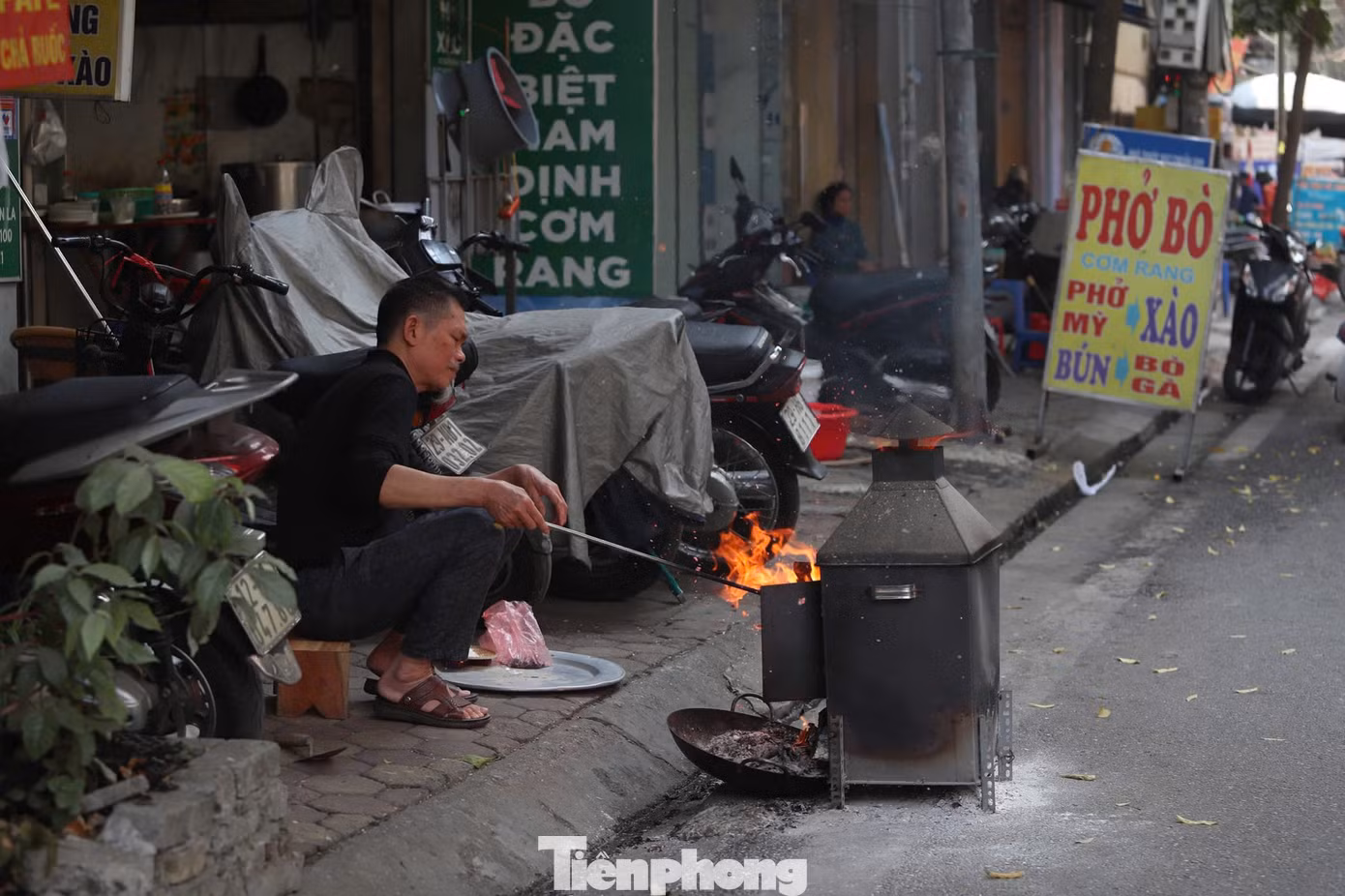 Nhiều gia đình đã hoàn thành lễ cúng ông Công ông Táo trong ngày 21/1.