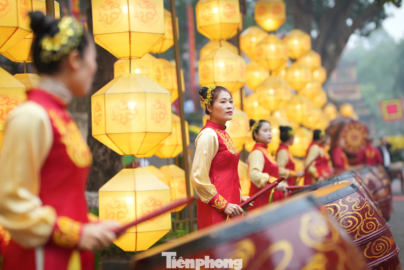 Chương trình còn có sự tham gia của đội trống hội Cổ Loa, Đông Anh, đội tế nam đình hàng tổng Vạn phúc, đội dâng hương nữ chi hội Láng Thượng và đội Bát âm đình Vạn Phúc - Ba Đình.