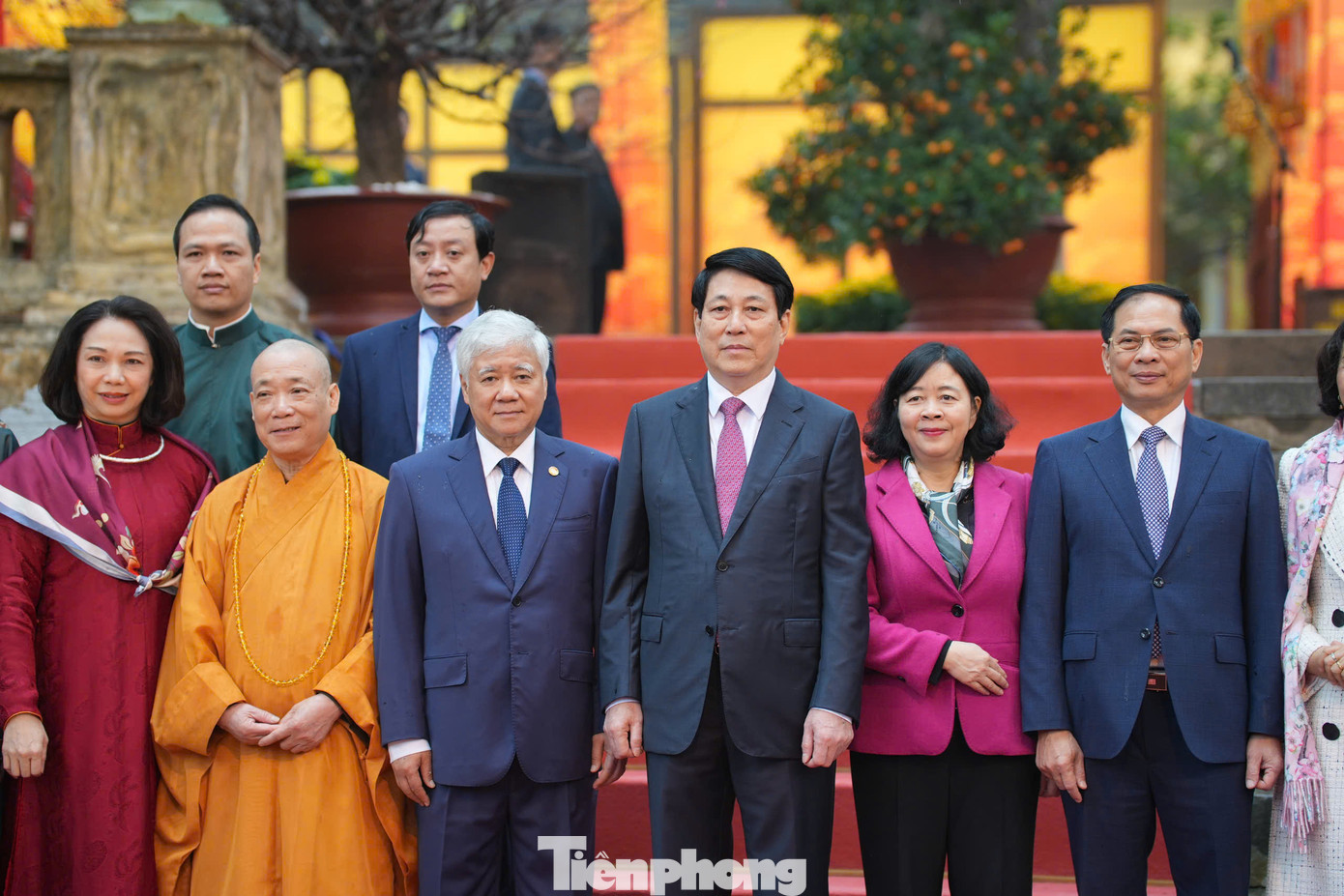 Theo thông lệ, vào ngày 9 tháng Giêng hàng năm, tại Khu trung tâm Hoàng thành Thăng Long - Hà Nội, lễ dâng hương - khai xuân tưởng niệm, tri ân công đức các bậc tiền nhân đã khai mở nền văn hiến Thăng Long, khai sáng văn minh Đại Việt, lưu truyền đến thời đại Hồ Chí Minh được tổ chức long trọng với sự tham dự của lãnh đạo Đảng và Nhà nước, các tổ chức đoàn thể, chính quyền TP. Hà Nội và đông đảo người dân Thủ đô. Lễ dâng hương - khai xuân là hoạt động quan trọng trong chuỗi hoạt động văn hóa truyền thống được tổ chức hằng năm tại di sản văn hóa thế giới Khu trung tâm Hoàng thành Thăng Long - Hà Nội trong dịp Tết Nguyên đán. Chủ tịch nước Lương Cường chủ trì lễ dâng hương khai Xuân Ất Tỵ 2025.