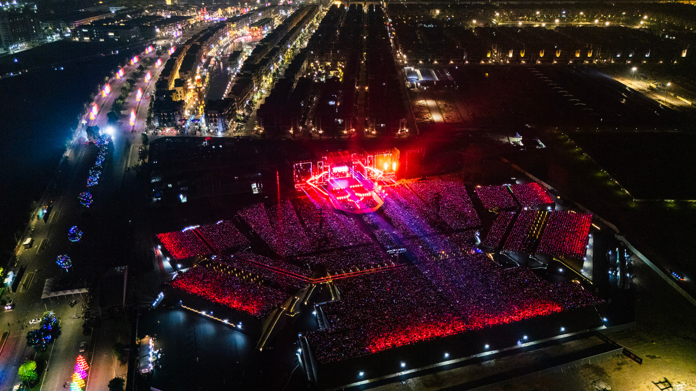 Concert Anh trai vượt ngàn chông gai day 5 tiếp tục được tổ chức ở Vinhomes Ocean Park 3 (Hưng Yên) với sự có mặt của 33 anh tài: Bằng Kiều, BB Trần, Duy Khánh, Thanh Duy, Trương Thế Vinh, Thiên Minh, Tăng Phúc, Tuấn Hưng, Tự Long, Đăng Khôi, Bùi Công Nam, Kiên Ứng, S.T Sơn Thạch, Jun Phạm, Rhymastic, Phạm Khánh Hưng, HuyR, Nguyễn Trần Duy Nhất, Tiến Luật, Liên Bỉnh Phát, Thành Trung, (S)trong (Trọng Hiếu), Phan Đinh Tùng, Đinh Tiến Đạt, Neko Lê, Đỗ Hoàng Hiệp, Cường Seven, Quốc Thiên, Hà Lê, Kay Trần, Binz, Hồng Sơn và Soobin.