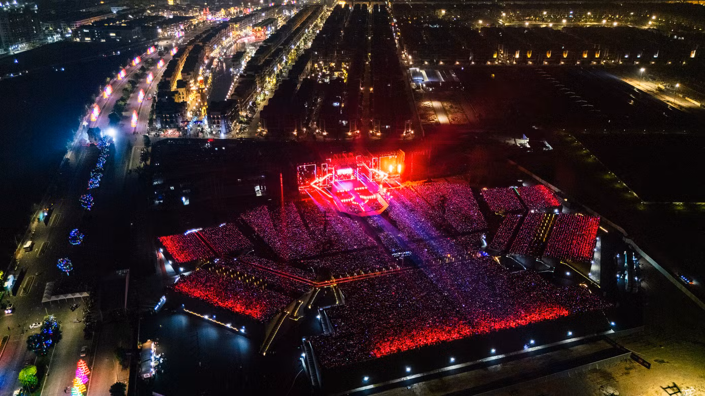 Concert Anh trai vượt ngàn chông gai day 5 tiếp tục được tổ chức ở Vinhomes Ocean Park 3 (Hưng Yên) với sự có mặt của 33 anh tài: Bằng Kiều, BB Trần, Duy Khánh, Thanh Duy, Trương Thế Vinh, Thiên Minh, Tăng Phúc, Tuấn Hưng, Tự Long, Đăng Khôi, Bùi Công Nam, Kiên Ứng, S.T Sơn Thạch, Jun Phạm, Rhymastic, Phạm Khánh Hưng, HuyR, Nguyễn Trần Duy Nhất, Tiến Luật, Liên Bỉnh Phát, Thành Trung, (S)trong (Trọng Hiếu), Phan Đinh Tùng, Đinh Tiến Đạt, Neko Lê, Đỗ Hoàng Hiệp, Cường Seven, Quốc Thiên, Hà Lê, Kay Trần, Binz, Hồng Sơn và Soobin.
