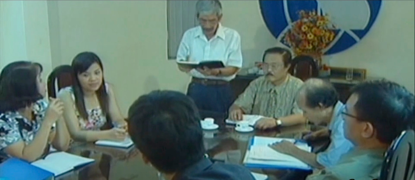 Đèn vàng của đạo diễn Mai Hồng Phong xoay quanh những vấn đề bức thiết của đời sống nhìn từ góc độ của những người làm báo.