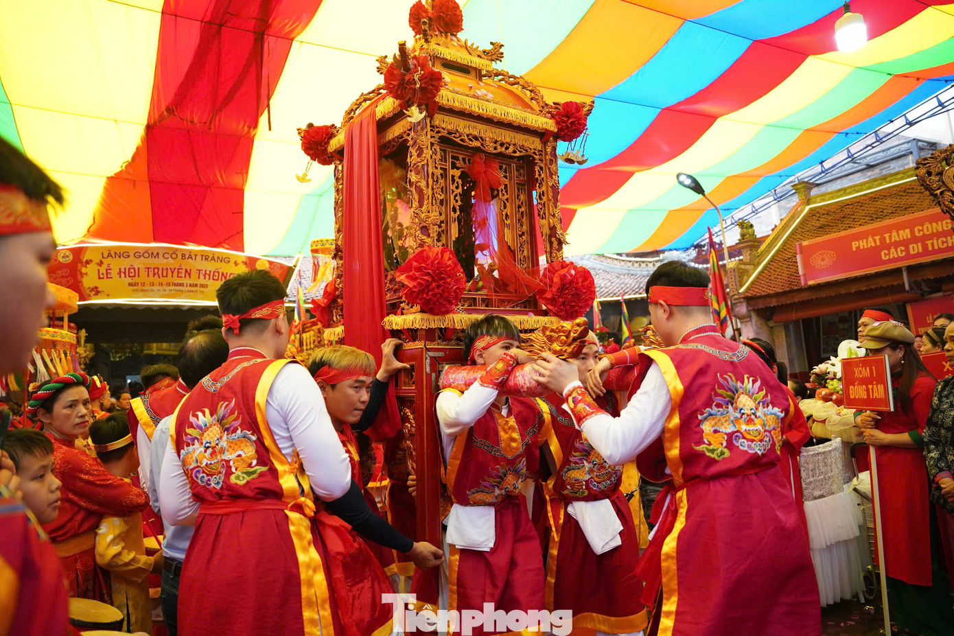 Không chỉ mang ý nghĩa tưởng nhớ cội nguồn, lễ hội còn góp phần bảo tồn nét đẹp văn hoá truyền thống với nhiều hoạt động đặc sắc như rước kiệu, tế lễ, biểu diễn nghệ thuật...