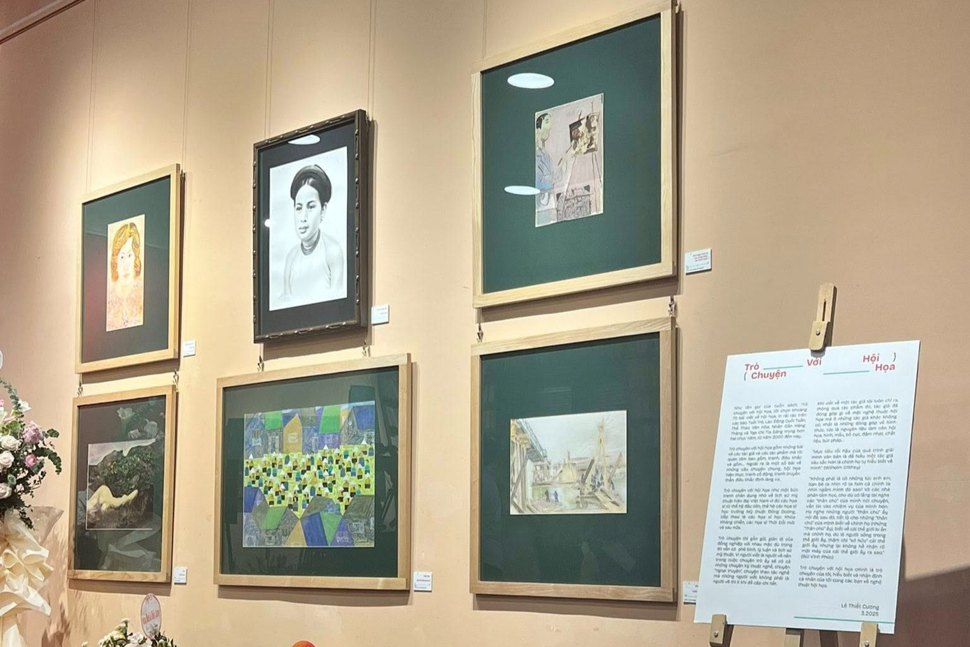 Tại lễ ra mắt sách, khán giả còn được chiêm ngưỡng 40 tác phẩm hội họa chọn lọc của mỹ thuật Việt Nam thuộc bộ sưu tập tranh của Gallery39. Tại lễ ra mắt sách, khán giả còn được chiêm ngưỡng 40 tác phẩm hội họa chọn lọc của mỹ thuật Việt Nam thuộc bộ sưu tập tranh của Gallery39.