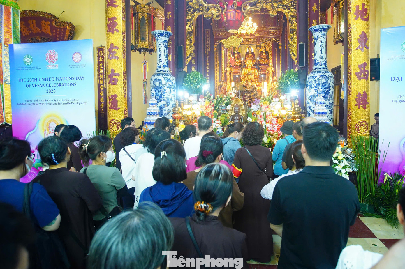 Nghi thức tắm Phật là một trong những nghi lễ quan trọng, không thể thiếu trong Đại lễ Phật Đản. Nghi thức này xuất hiện từ lâu, đến nay vẫn còn được lưu truyền, gìn giữ và truyền bá rộng rãi, được rất nhiều người biết đến.