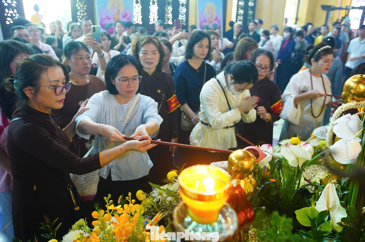 Nghi thức tắm Phật là một trong những nghi lễ quan trọng, không thể thiếu trong Đại lễ Phật Đản. Nghi thức này xuất hiện từ lâu, đến nay vẫn còn được lưu truyền, gìn giữ và truyền bá rộng rãi, được rất nhiều người biết đến.