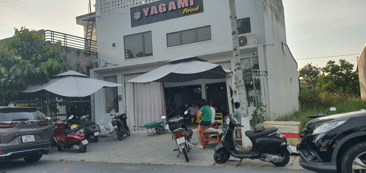 Quán ăn nơi thầy cô vào ngồi ăn trưa bị nổ bếp gas gây phỏng 9 người. Ảnh: Thiên Long