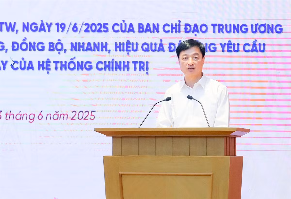 Đồng chí Nguyễn Duy Ngọc, Ủy viên Bộ Chính trị, Bí thư Trung ương Đảng, Chủ nhiệm Ủy ban Kiểm tra Trung ương, Phó Trưởng Ban Chỉ đạo phát biểu tại Hội nghị.
