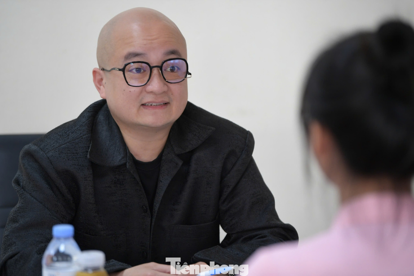 Các thành viên Ban giám khảo dành lời khen cho vẻ đẹp mộc mạc, tự tin, hiểu biết và chân thành của thí sinh. Ảnh: Trọng Tài, Dương Triều.