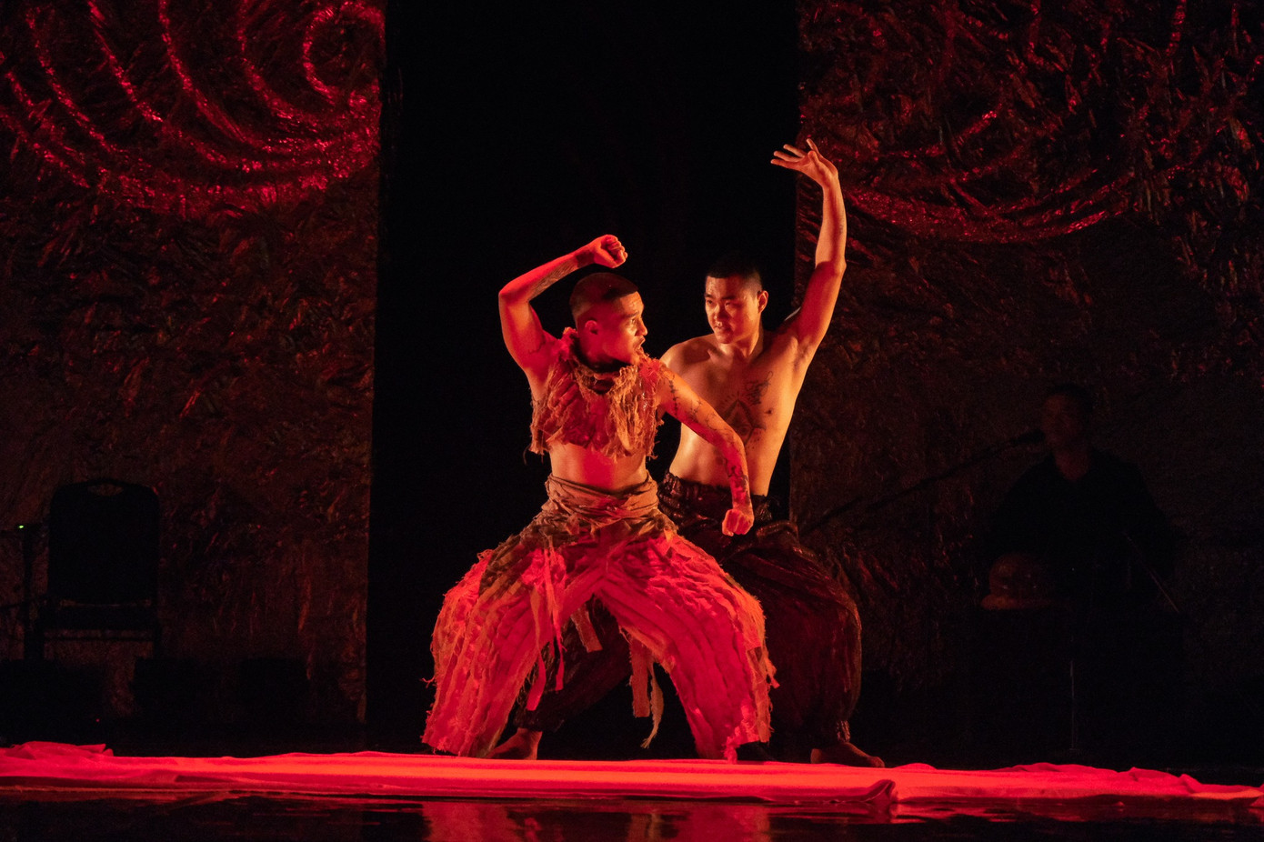 NSND Lê Tiến Thọ - nguyên Thứ trưởng Bộ Văn hóa, Thể thao và Du lịch - nhấn mạnh dù các loại hình nghệ thuật có thay đổi ra sao cũng không được làm mai một đi bản sắc vốn có của chúng.