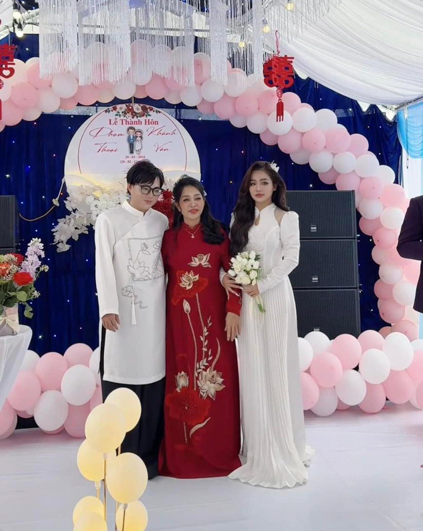 Trước đó, đám cưới giả của nam TikToker nhận về nhiều chỉ trích. Trước đó, đám cưới giả của nam TikToker nhận về nhiều chỉ trích.