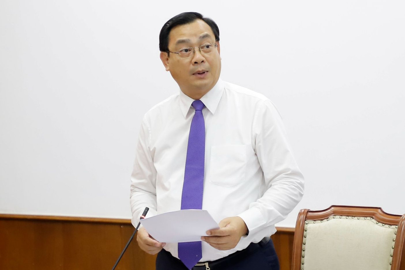 Cục trưởng Cục Du lịch Quốc gia Việt Nam Nguyễn Trùng Khánh báo cáo kết quả hoạt động của ngành du lịch trong 6 tháng đầu năm 2025.