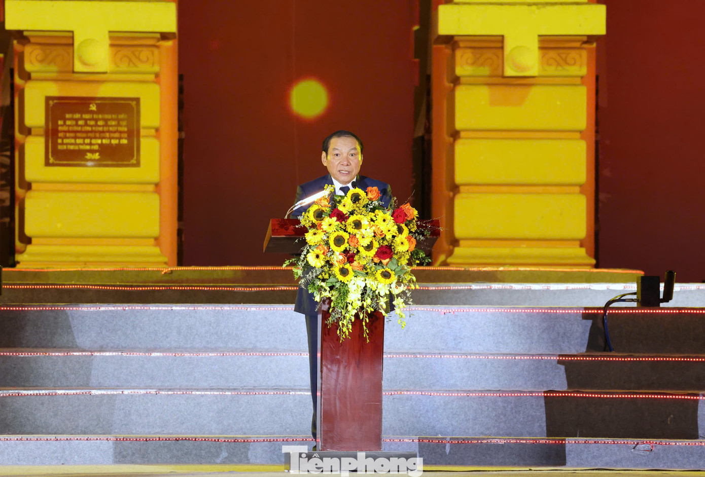 "Chương trình là bản giao hưởng của niềm tin, lòng tự hào và khát vọng vươn lên, bởi lẽ một đất nước mạnh giàu không chỉ bởi tiềm lực kinh tế mà còn thể hiện ở chiều sâu văn hóa, giàu bản sắc, không gì có thể hòa tan”, Bộ trưởng Nguyễn Văn Hùng khẳng định.