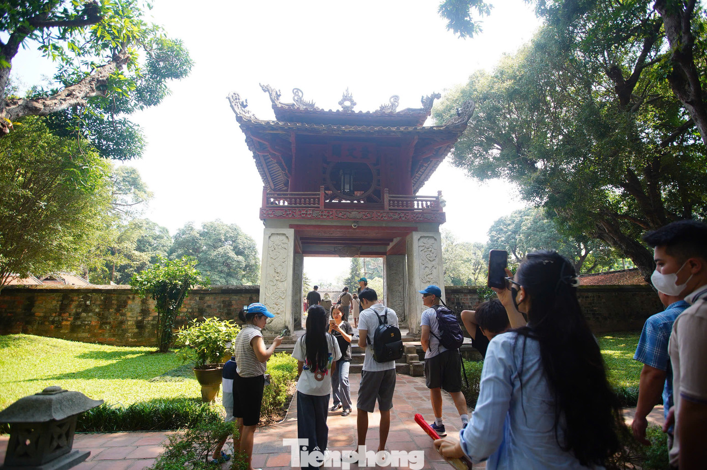 Trong ngày 2/5 nhiệt độ dao động từ 22-30 độ C, phù hợp cho một số hoạt động ngoài trời, thăm thú các di tích văn hóa, lịch sử.