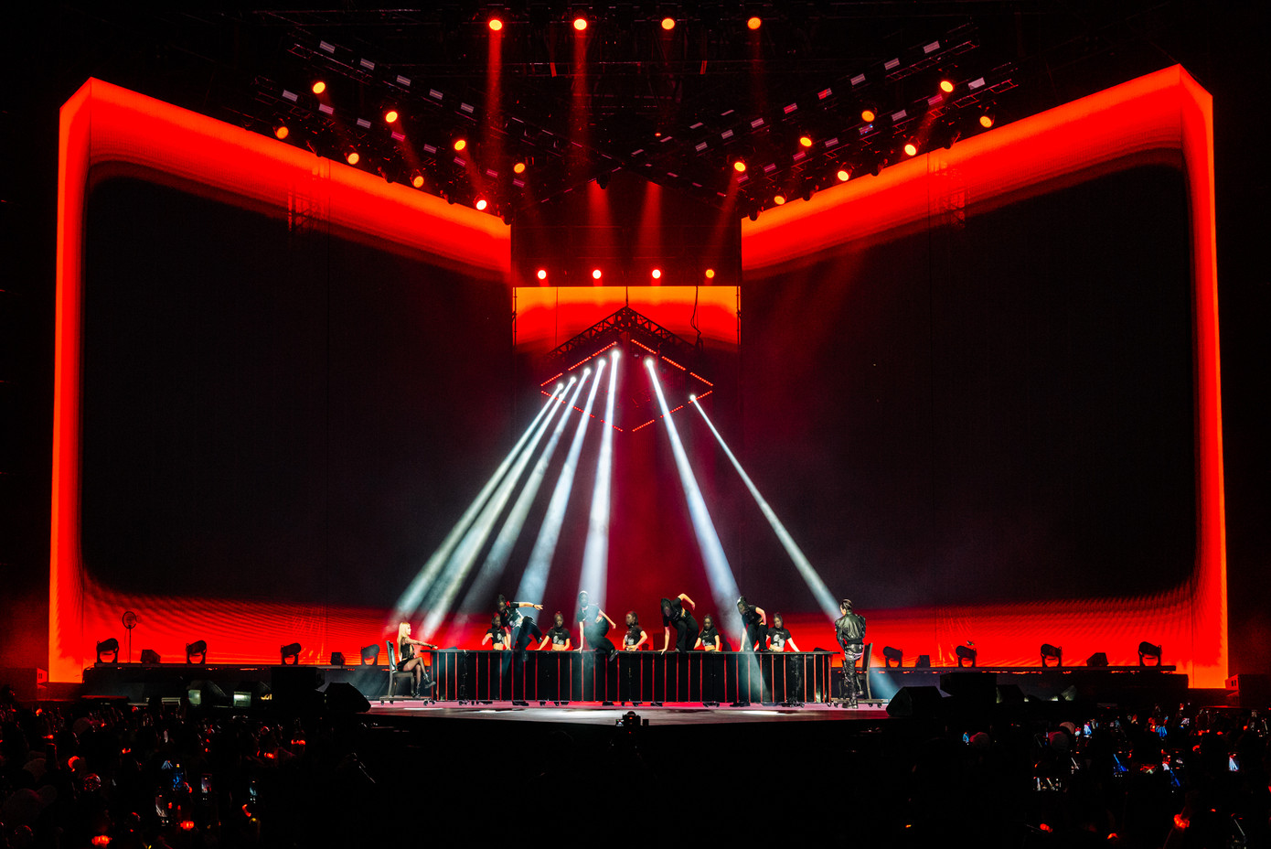 Tối 27/5, buổi diễn thứ hai của Soobin Live Concert: All-Rounder diễn ra tại Cung điền kinh Mỹ Đình (Hà Nội) thu hút hàng nghìn khán giả. Concert solo đầu tiên của Soobin được ấn định tổ chức trong hai ngày 26 và 27/5.