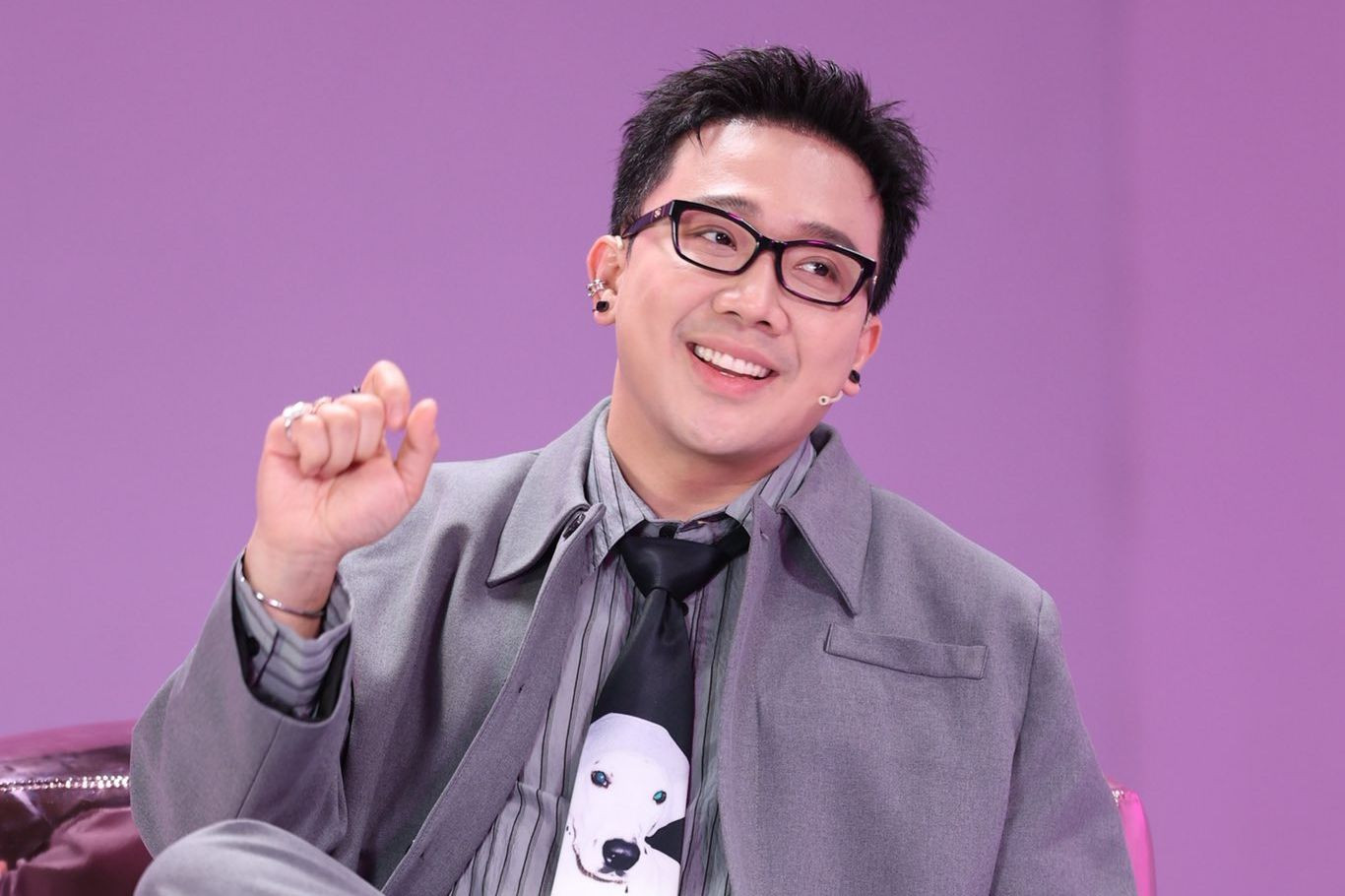 Trấn Thành là MC của chương trình Em xinh say hi. Trấn Thành là MC của chương trình Em xinh say hi.