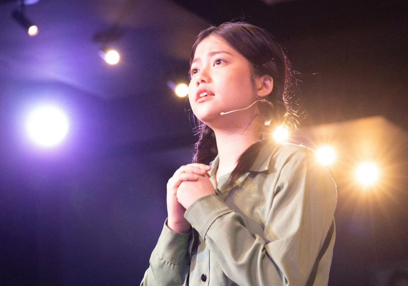 Một thời hoa lửa do Bảo tàng Phụ nữ Việt Nam tổ chức xoay quanh những người phụ nữ bình dị tham gia chiến đấu. Một thời hoa lửa do Bảo tàng Phụ nữ Việt Nam tổ chức xoay quanh những người phụ nữ bình dị tham gia chiến đấu.