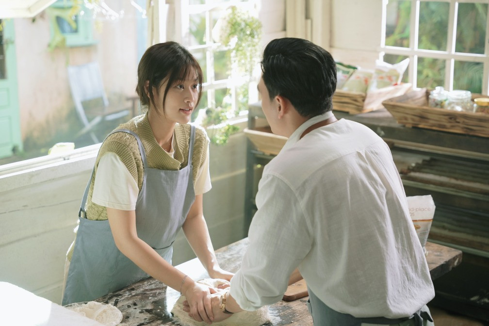 Nụ hôn bạc tỷ có doanh thu tốt là do hiệu ứng truyền miệng, phản hồi tốt từ khán giả. Nụ hôn bạc tỷ có doanh thu tốt là do hiệu ứng truyền miệng, phản hồi tốt từ khán giả.