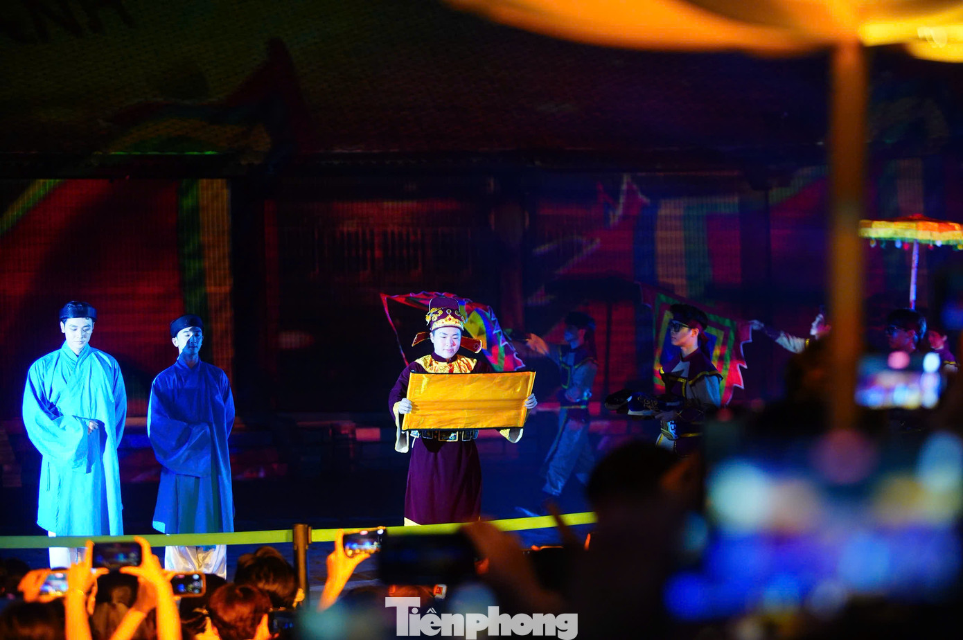 Đây là chuỗi hoạt động nhằm tôn vinh những giá trị tốt đẹp của người Việt Nam theo các chủ đề như ngôn ngữ, du lịch và bản sắc dân tộc thông qua trí tuệ nhân tạo (AI) do chính người Việt góp phần phát triển.