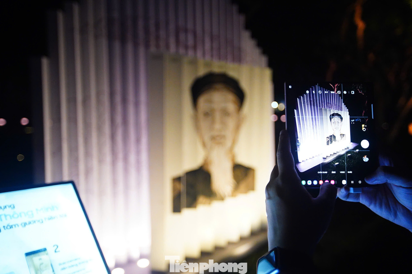 Người tham gia chương trình có thể khám phá di sản văn hóa và tri thức Việt Nam qua lăng kính công nghệ hiện đại và ngôn ngữ bản địa. Lấy cảm hứng từ hành trình khoa cử thời xưa, chương trình được chia thành 5 khu vực: Ghi danh - Nhập đạo - Luận đạo - Khoa cử - Trọng đạo, tái hiện hành trình tu thân lập nghiệp của sĩ tử xưa dưới góc nhìn hiện đại.