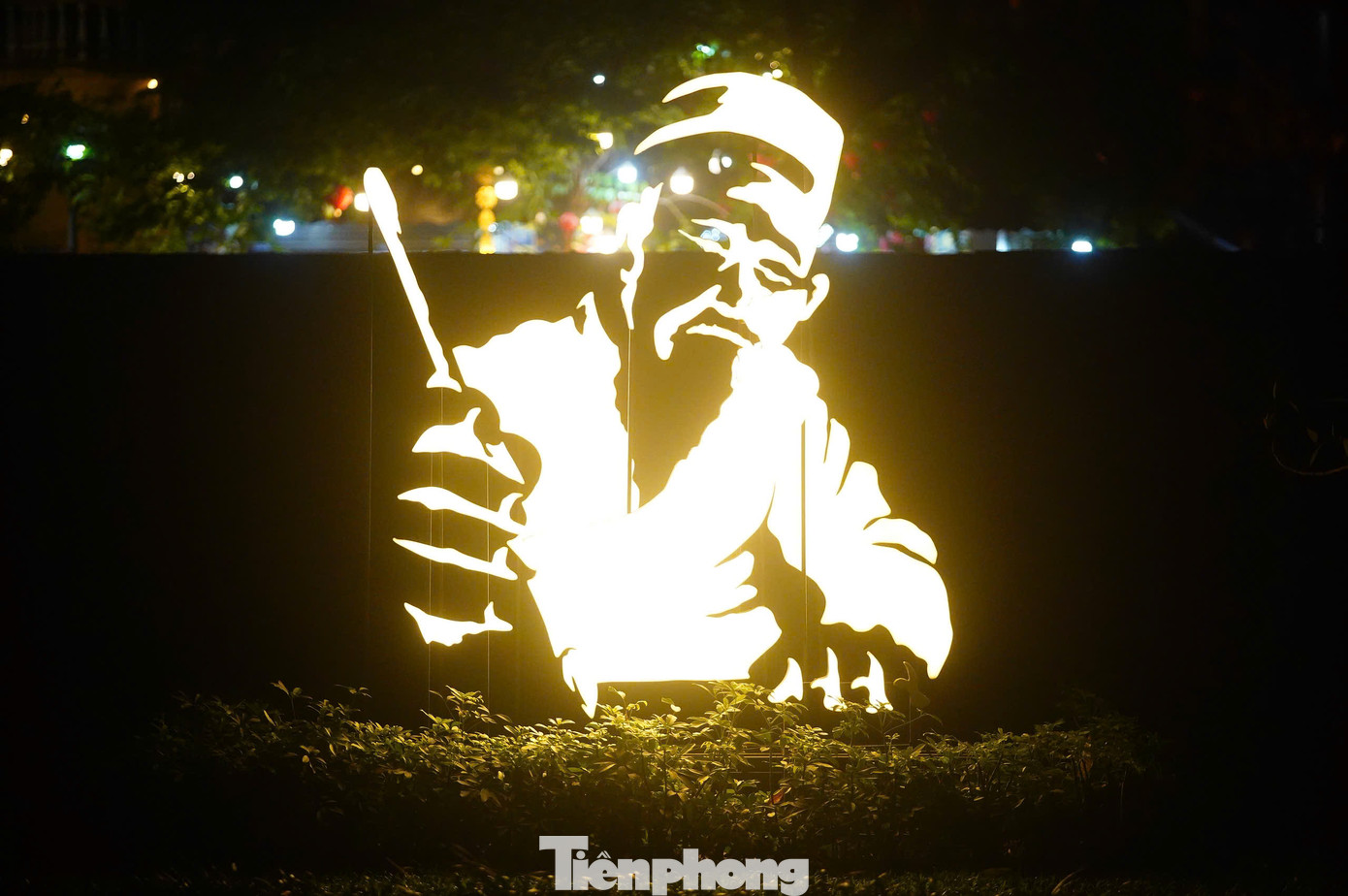 Người tham gia chương trình có thể khám phá di sản văn hóa và tri thức Việt Nam qua lăng kính công nghệ hiện đại và ngôn ngữ bản địa. Lấy cảm hứng từ hành trình khoa cử thời xưa, chương trình được chia thành 5 khu vực: Ghi danh - Nhập đạo - Luận đạo - Khoa cử - Trọng đạo, tái hiện hành trình tu thân lập nghiệp của sĩ tử xưa dưới góc nhìn hiện đại.