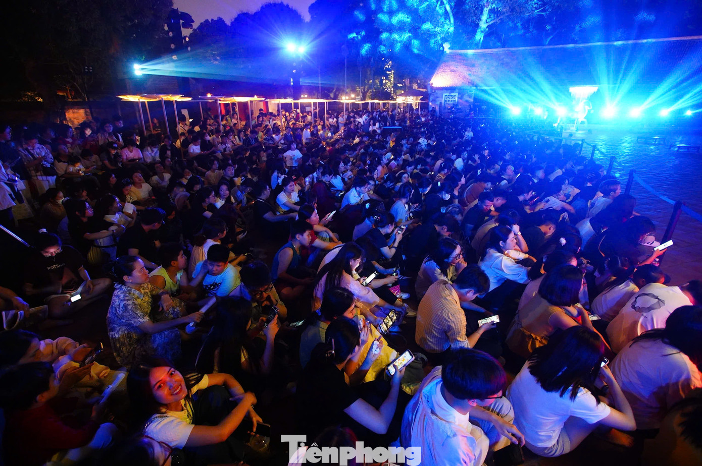 Điểm nhấn của chương trình là màn trình diễn Vinh quy bái tổ được dàn dựng công phu, hoành tráng kết hợp hiệu ứng 3D Mapping tại nhà Tiền đường trên sân Thái học. Màn trình diễn thu hút hàng trăm bạn trẻ chiêm ngưỡng, thưởng thức.