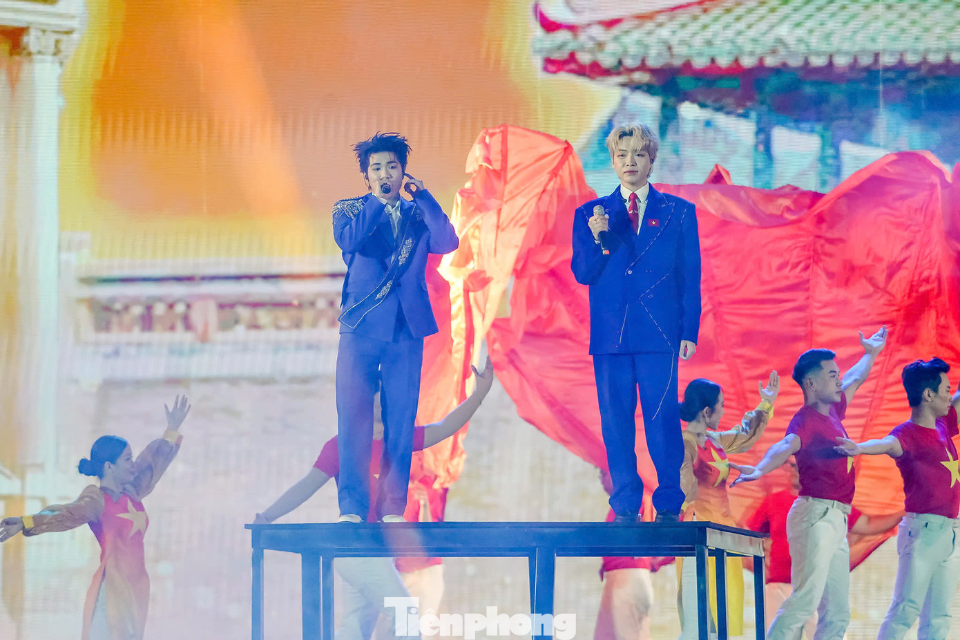 Những ca khúc trong phần cuối của chương trình tượng trưng cho tinh thần lạc quan, tự tin của thế hệ trẻ Việt Nam trong kỷ nguyên mới. Những ca khúc trong phần cuối của chương trình tượng trưng cho tinh thần lạc quan, tự tin của thế hệ trẻ Việt Nam trong kỷ nguyên mới.