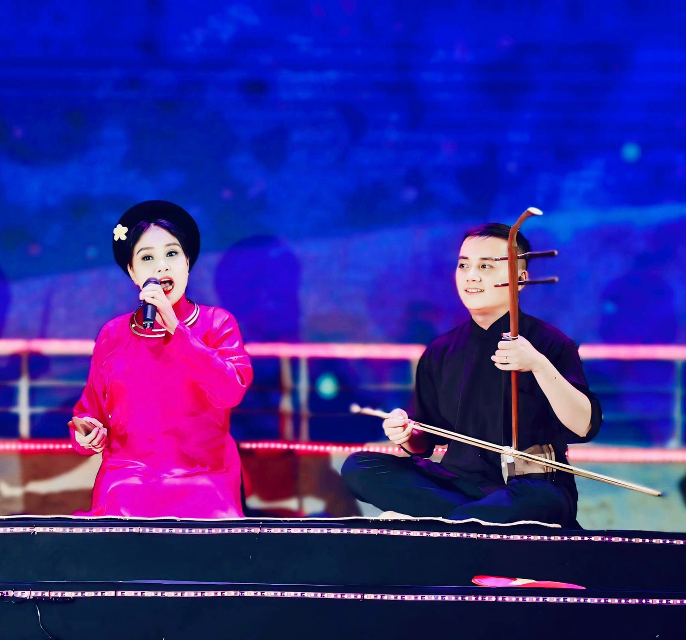 Sau khi nghỉ hưu, NSND Thanh Ngoan dành thời gian cho công việc giảng dạy, truyền lửa cho thế hệ nghệ sĩ trẻ, đi khắp muôn nơi để mang điệu chèo đến cho công chúng… Sau khi nghỉ hưu, NSND Thanh Ngoan dành thời gian cho công việc giảng dạy, truyền lửa cho thế hệ nghệ sĩ trẻ, đi khắp muôn nơi để mang điệu chèo đến cho công chúng…