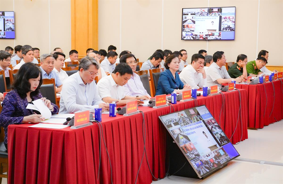 Các đại biểu dự Hội nghị tại điểm cầu trụ sở Văn phòng Trung ương Đảng.