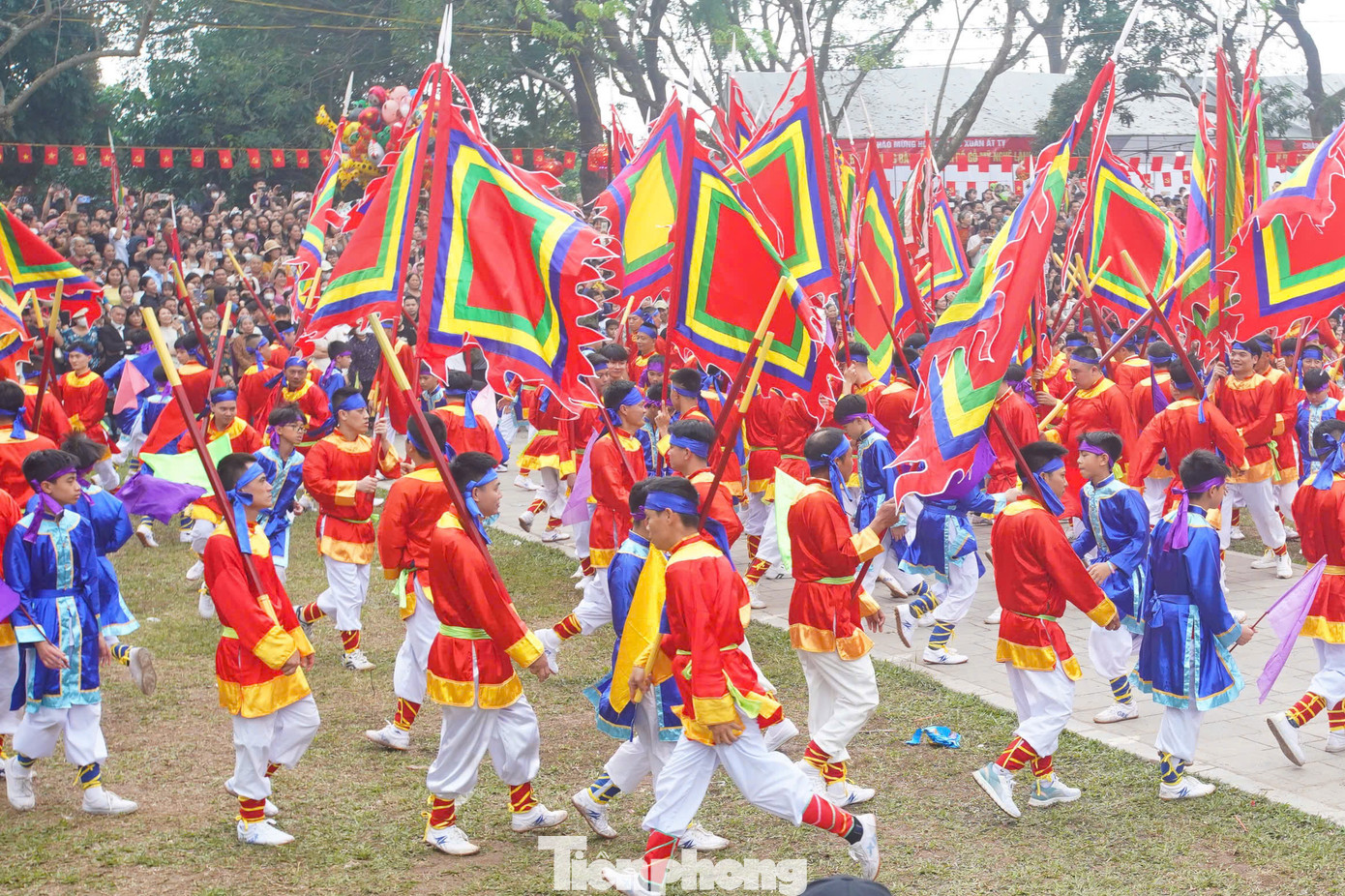 Nghiềm quân kết thúc khi người tướng cầm lá cờ đại phá vòng vây...