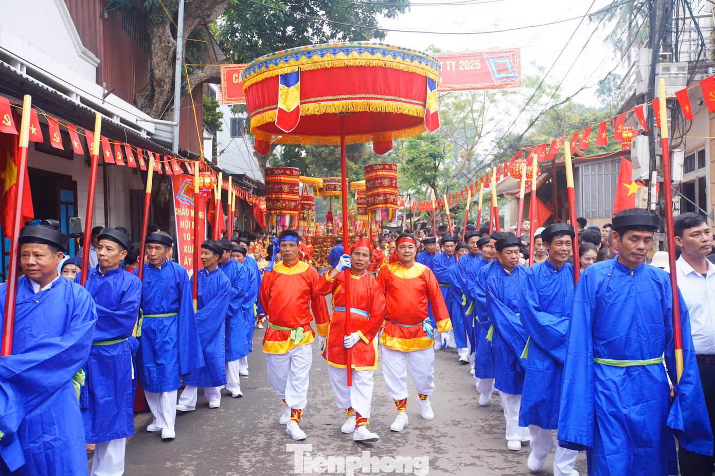 Lễ hội gắn với di tích Quán Giá, quần thể kiến trúc nghệ thuật độc đáo, thờ anh hùng dân tộc Lý Phục Man - người có công giúp vua Lý Nam Đế lập nên nhà nước Vạn Xuân độc lập.