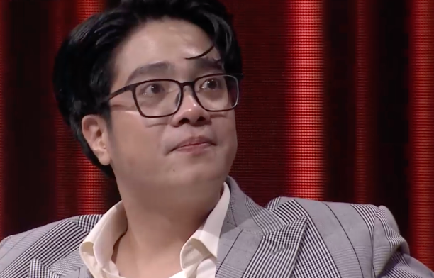 Bùi Anh Tuấn nghẹn ngào khi nhắc về khủng hoảng tâm lý sau khi nổi tiếng. Bùi Anh Tuấn nghẹn ngào khi nhắc về khủng hoảng tâm lý sau khi nổi tiếng.