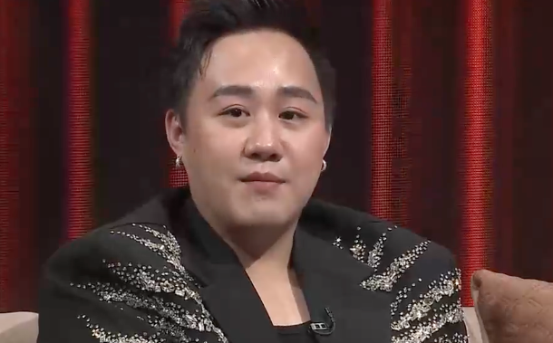 Trung Quân Idol tự nhận bản thân là người luôn lôi kéo Bùi Anh Tuấn đi hát lại. Trung Quân Idol tự nhận bản thân là người luôn lôi kéo Bùi Anh Tuấn đi hát lại.