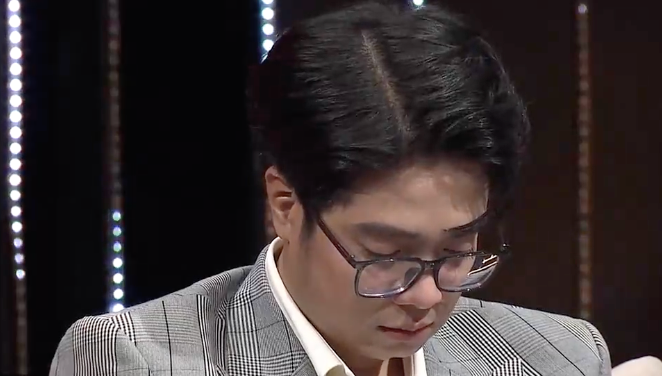 Bùi Anh Tuấn nghẹn ngào khi nhắc về khủng hoảng tâm lý sau khi nổi tiếng. Bùi Anh Tuấn nghẹn ngào khi nhắc về khủng hoảng tâm lý sau khi nổi tiếng.