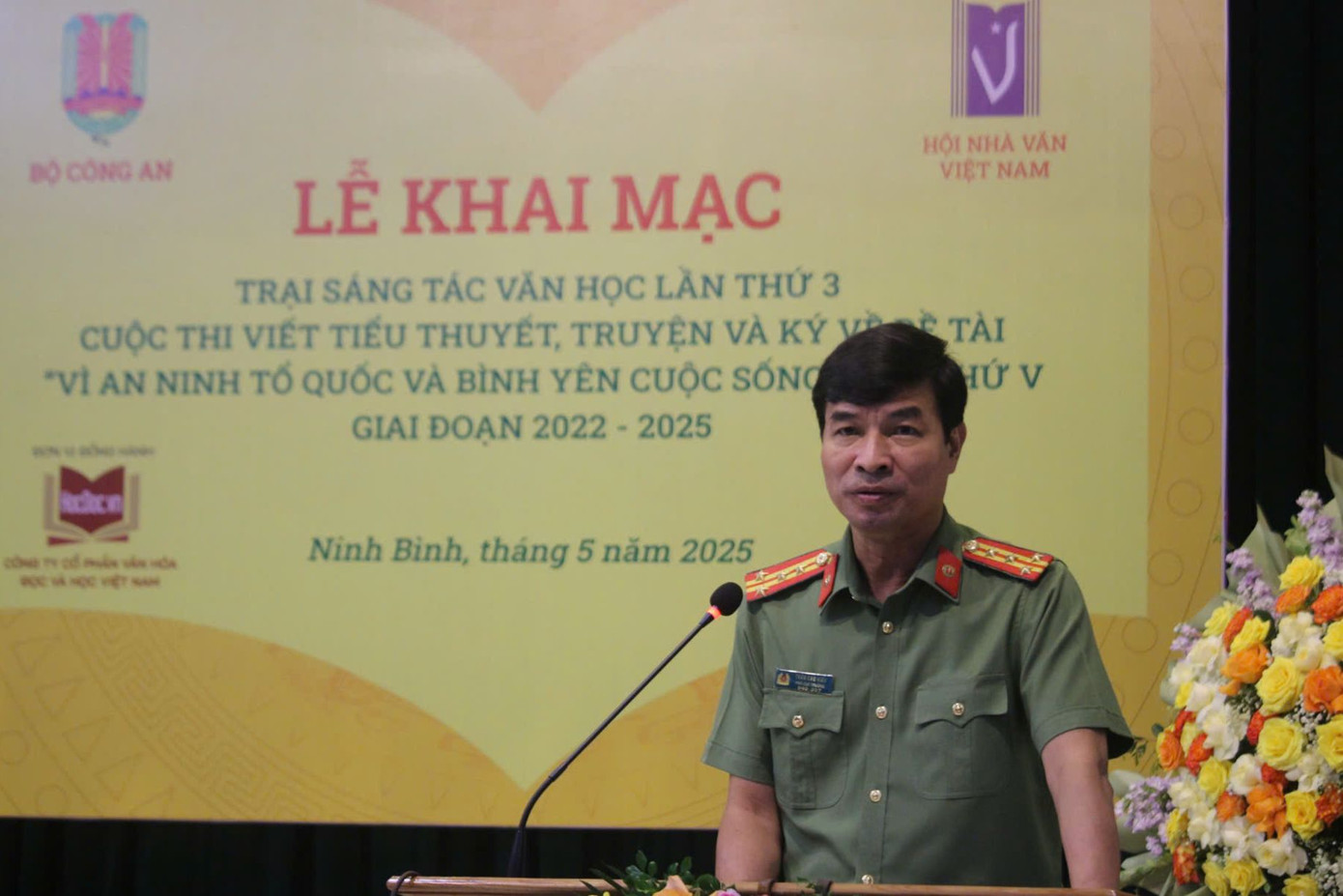 Đại tá Trần Cao Kiều - Phó Cục trưởng Cục Truyền thông Công an nhân dân, Giám đốc - Tổng Biên tập Nhà Xuất bản CAND - phát biểu tại lễ khai mạc.